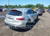 2017 Infinity QX70 фото