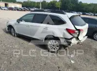 2017 Subaru Outback photo