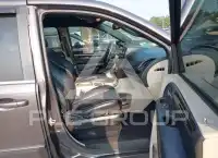 2017 Dodge Grand Caravan фото