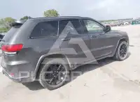 2017 Jeep Grand Cherokee фото