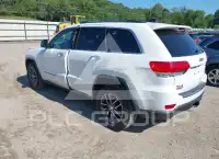 2017 Jeep Grand Cherokee фото