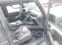2017 Jeep WRANGLER фото