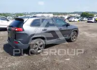 2017 Jeep CHEROKEE photo