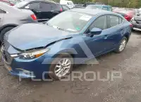2017 Mazda 3 photo