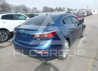 2017 Mazda 3 photo