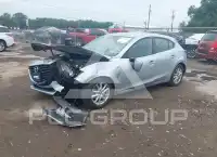 2017 Mazda 3 photo