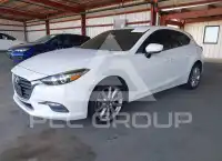 2017 Mazda 3 photo