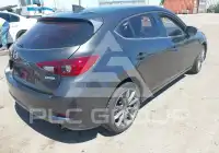 2017 Mazda 3 photo