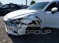 2017 Mazda 3 photo