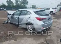2017 Mazda 3 photo