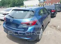 2017 Mazda 3 photo