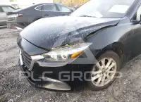 2017 Mazda 3 photo