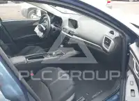 2017 Mazda 3 photo
