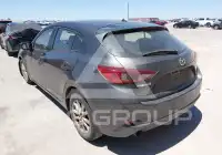 2017 Mazda 3 photo