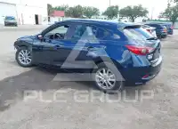 2017 Mazda 3 photo