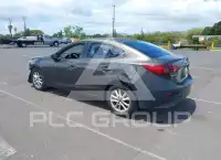 2017 Mazda 3 photo