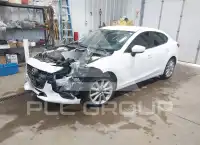 2017 Mazda 3 photo