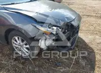 2017 Mazda 3 фото