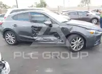 2017 Mazda 3 фото