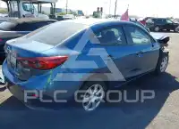 2017 Mazda 3 фото