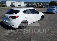 2017 Mazda 3 photo