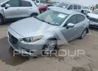 2017 Mazda 3 photo