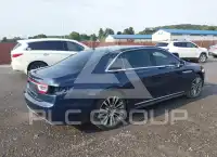 2017 Lincoln Continental photo