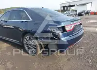 2017 Lincoln Continental photo