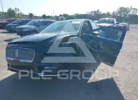 2017 Lincoln Continental photo