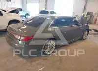 2017 Lincoln Continental photo