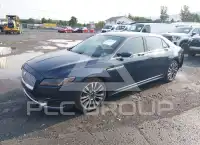 2017 Lincoln Continental photo