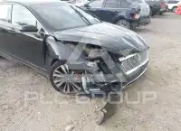 2017 Lincoln MKZ photo