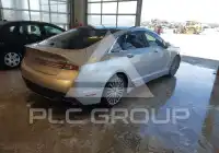 2017 Lincoln MKZ photo