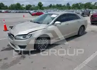 2017 Lincoln MKZ photo