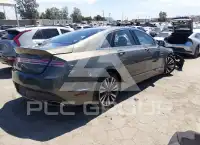 2017 Lincoln MKZ photo