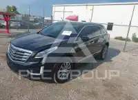 2017 Cadillac XT5 photo