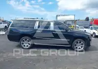 2017 Cadillac ESCALADE photo