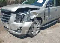 2017 Cadillac ESCALADE photo