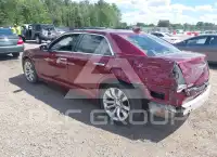 2017 Chrysler 300 фото