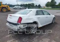 2017 Chrysler 300 photo