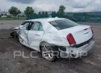 2017 Chrysler 300 photo
