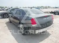 2017 Chrysler 300 photo