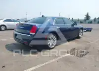 2017 Chrysler 300 фото