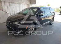 2017 Chrysler PACIFICA photo