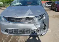 2017 Chrysler PACIFICA photo