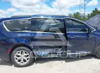 2017 Chrysler PACIFICA photo