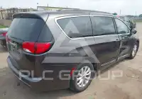 2017 Chrysler PACIFICA photo