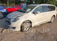 2017 Chrysler PACIFICA photo