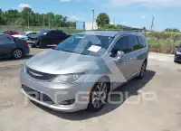 2017 Chrysler PACIFICA фото