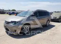 2017 Chrysler PACIFICA photo